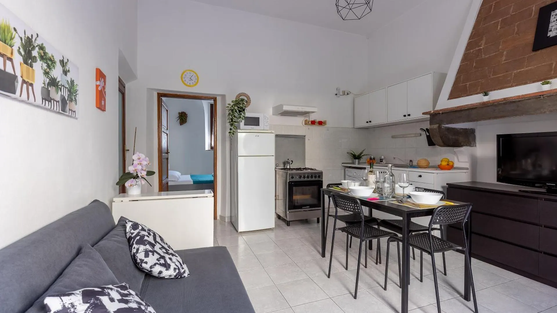 Pisa Bright Apartment Near The Airport Italy