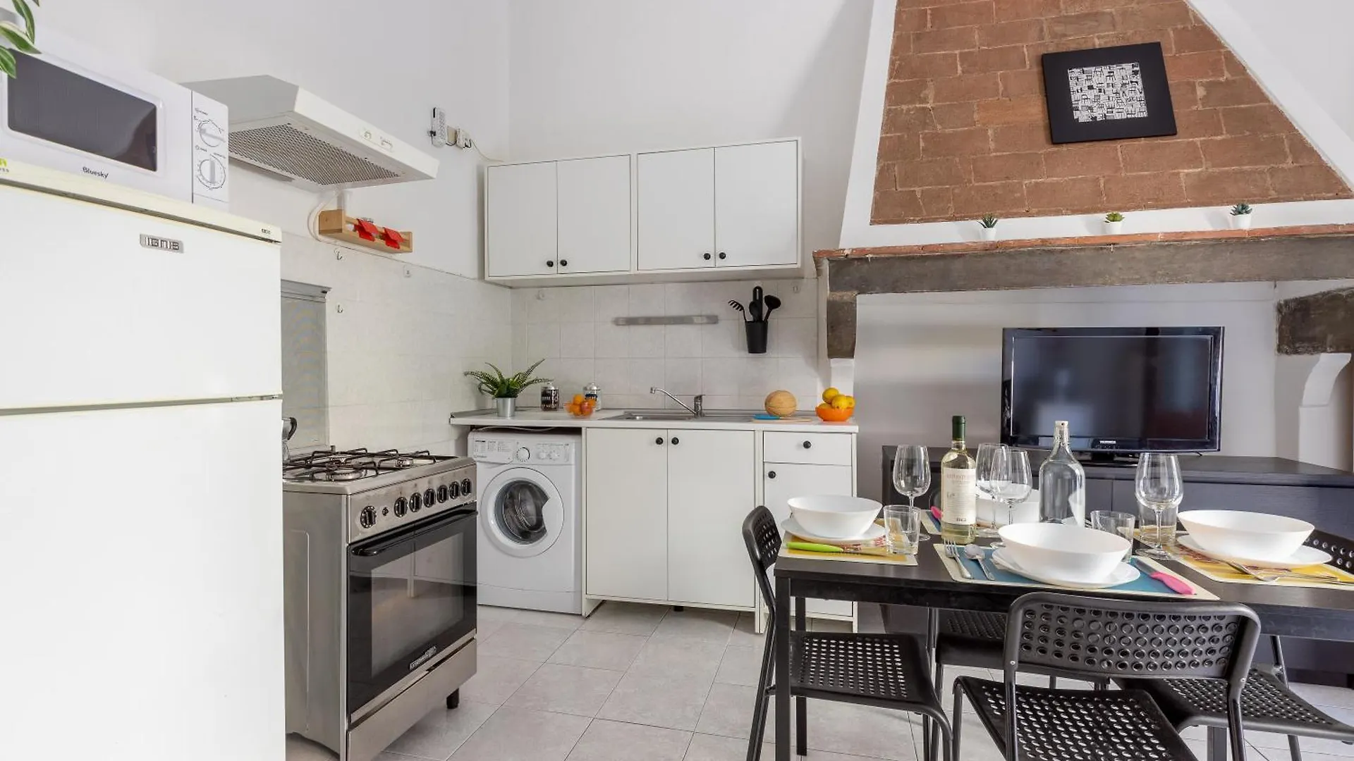 Pisa Bright Apartment Near The Airport